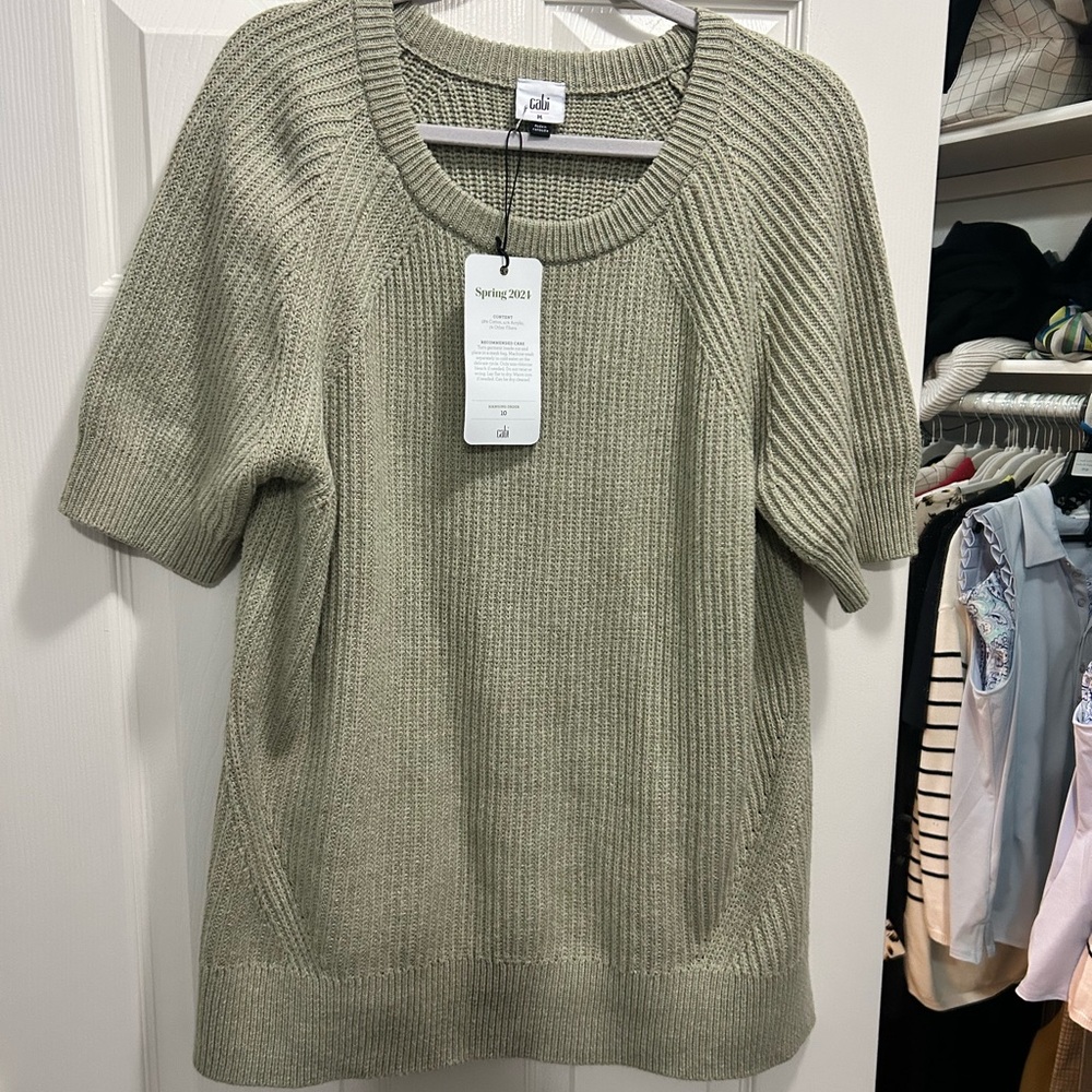 CAbi Prime pullover NWT
